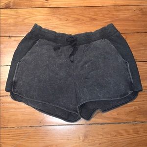 GREY TARGET COMFY SHORTS